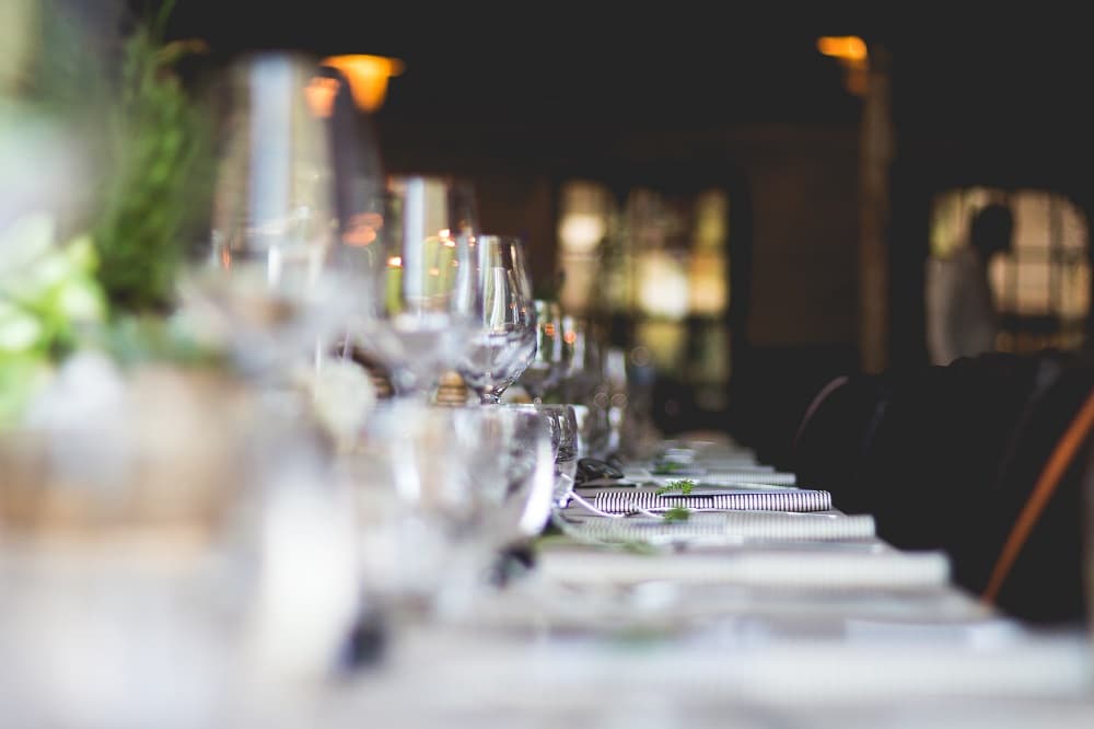 Dining Table & Table Linen