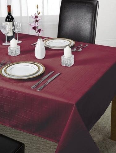 Harvard Collection - Jacquard Tablecloth in Wine